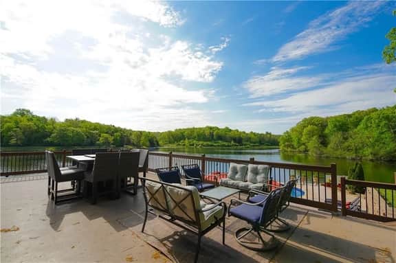 Sunrise Lake House - Image 5