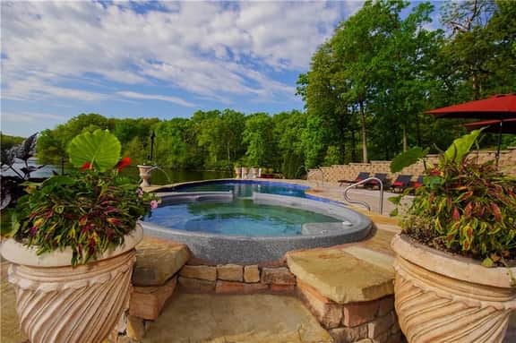 Sunrise Lake House - Image 4